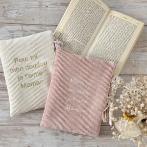 housse livre personnalise fete des mamans anniversaire