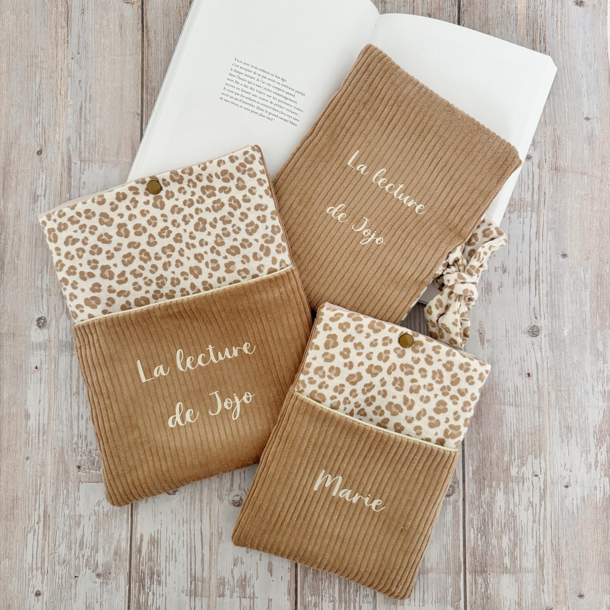 housse livre personnalisée cadeau maman mere maitresse anniversaire