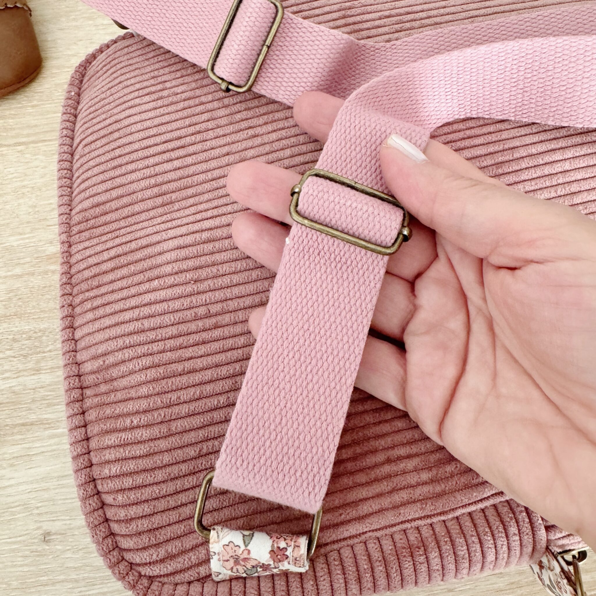 sac a dos maternelle enfant detail bretlles reglables
