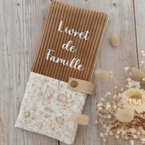 protege livret de famille velours cadeau naissance mariage personnalisé